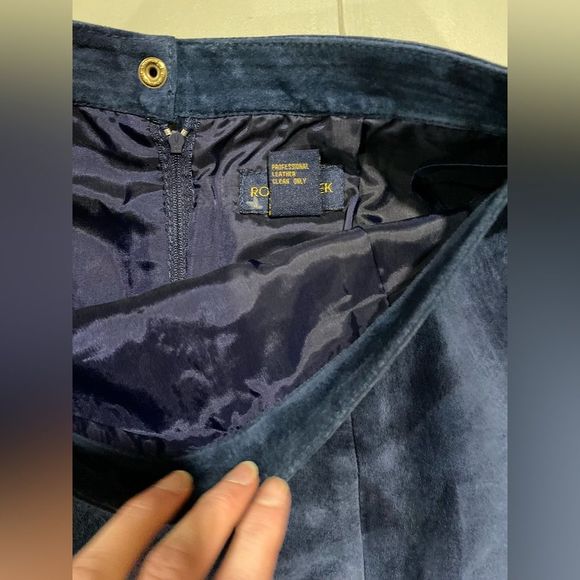 Rock Creek genuine leather vintage skirt. Size 8 with golden button and zipper - Picture 5 of 5